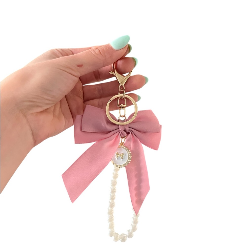 NWT Elegant Pink Bow Keychain with Pearls - Picture 6 of 6
